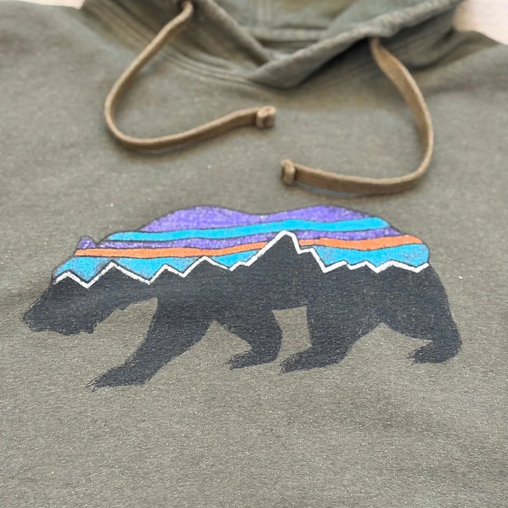 Patagonia Uprisal Hoody Mens Small‎ Green Fitz Roy Bear Graphic STY39539 FA18